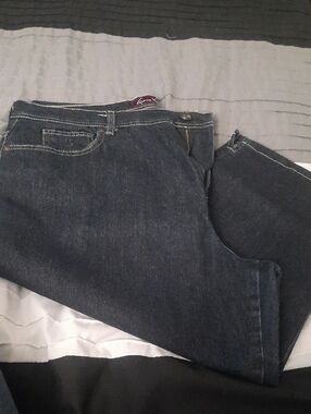 Womens Dark Blue Denim Capri - Classic Straight Fit